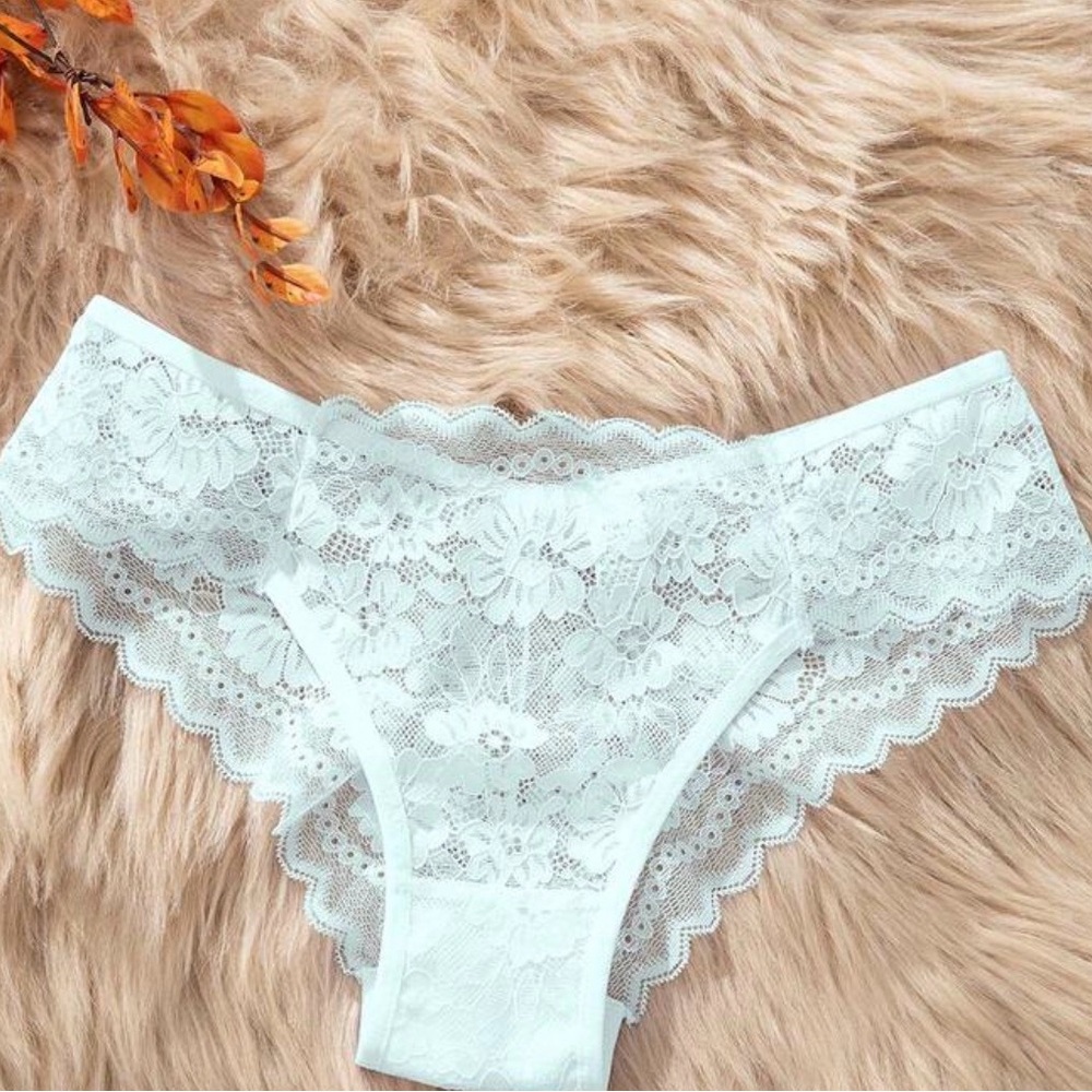 6️⃣5️⃣0️⃣ Elegant Mint Lace Women's Panties